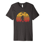Wonderful Bigfoot Ufo Abduction Vintage Believe Retro Men's T-Shirt Dark Heather